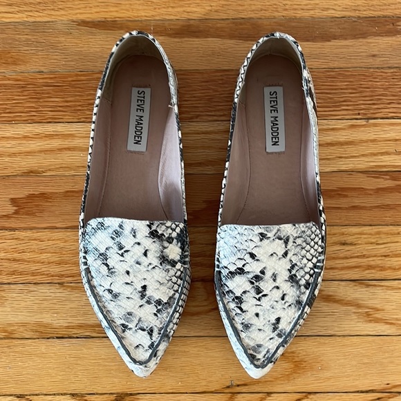 STEVE MADDEN | Snake skin flats 🐍 - Picture 3 of 7